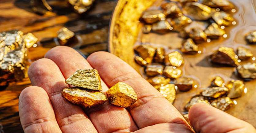 Harga Emas Tertekan Oleh Naiknya Harga Minyak Dunia