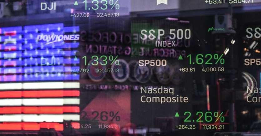 saham-wall-street-serempak-naik-pasca-as-serang-venezuela.jpg